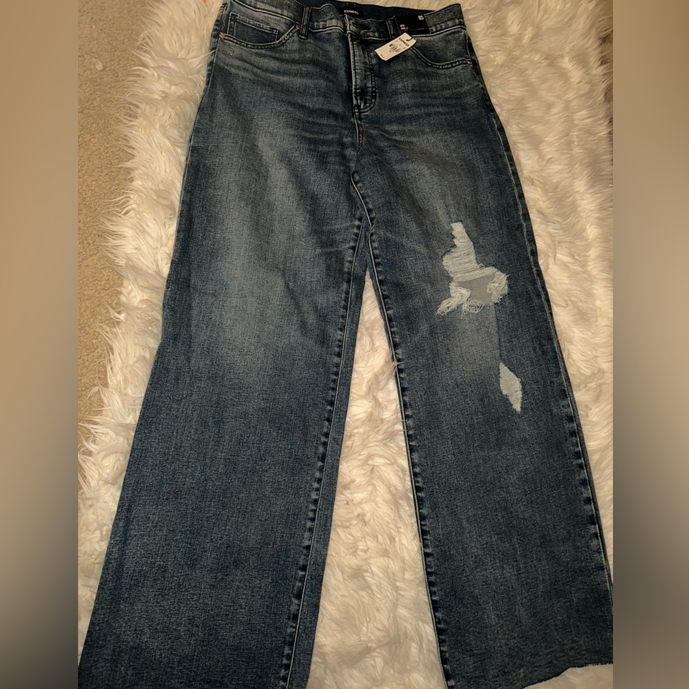Express wide leg high rise jeans size 8S (new)